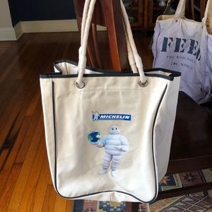 Tote bag
